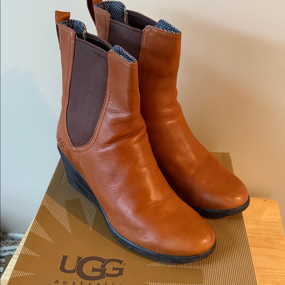 UGG Women's Brown Leather Ankle Booties Size 11